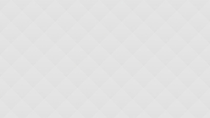 02 Tips for Women Traveling Solo, From Dining Out to Hotel Safety